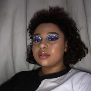 Meet your Posher, Anissa